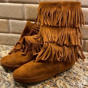 Minnetonka 3-Layer Fringe Boot